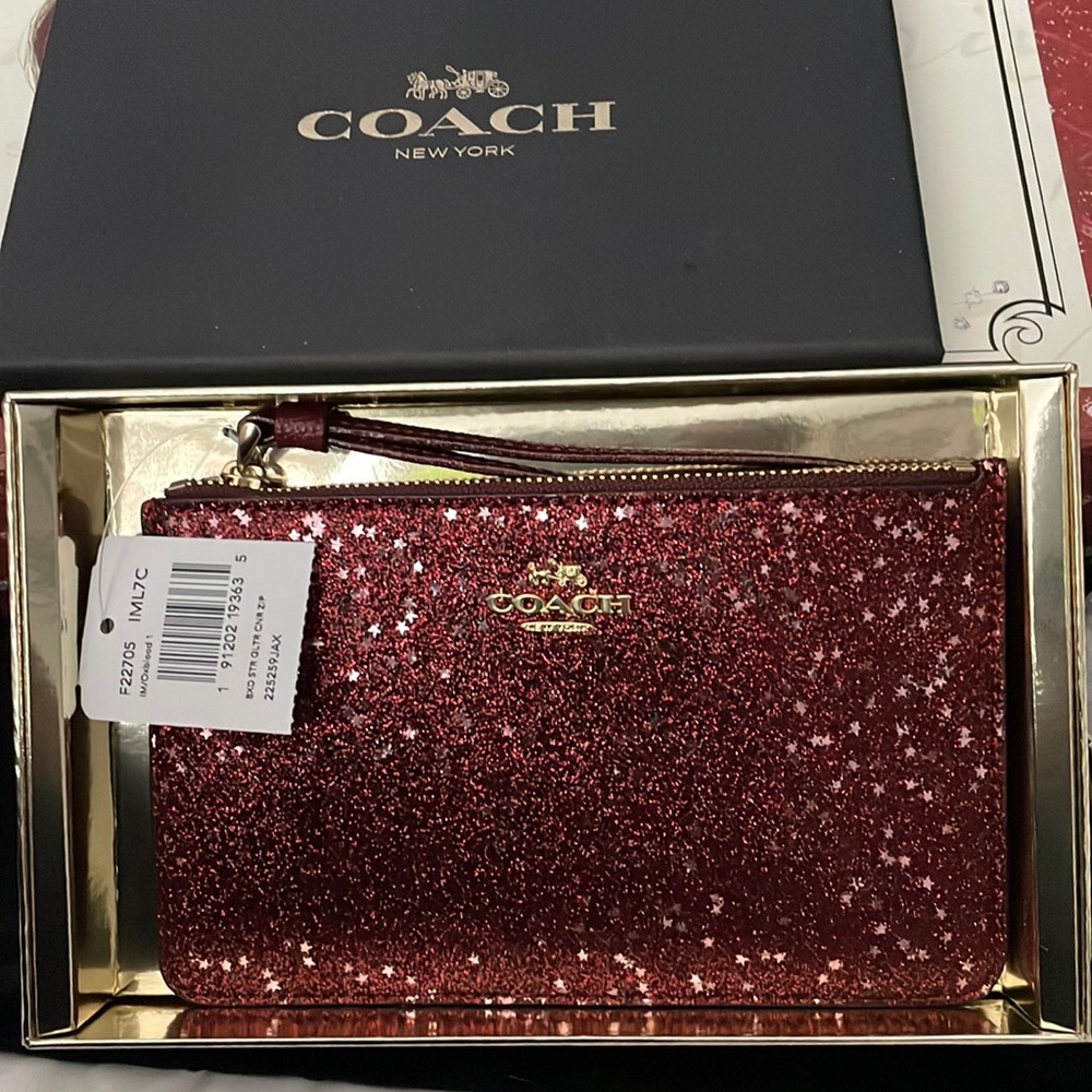 NIB WRISTLET WITH GLITTER STAR PRINT (COACH F22705) RED/WINE